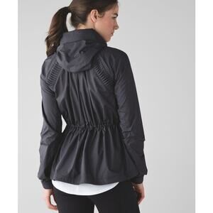 Lululemon Lightweight Hooded Black Windbreaker Jacket Women’s Size 6